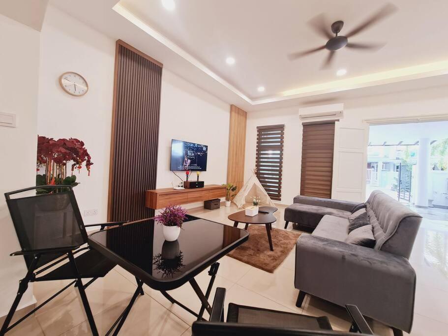 New! Happiness Up To 28pax @hmemories Holiday home Malacca