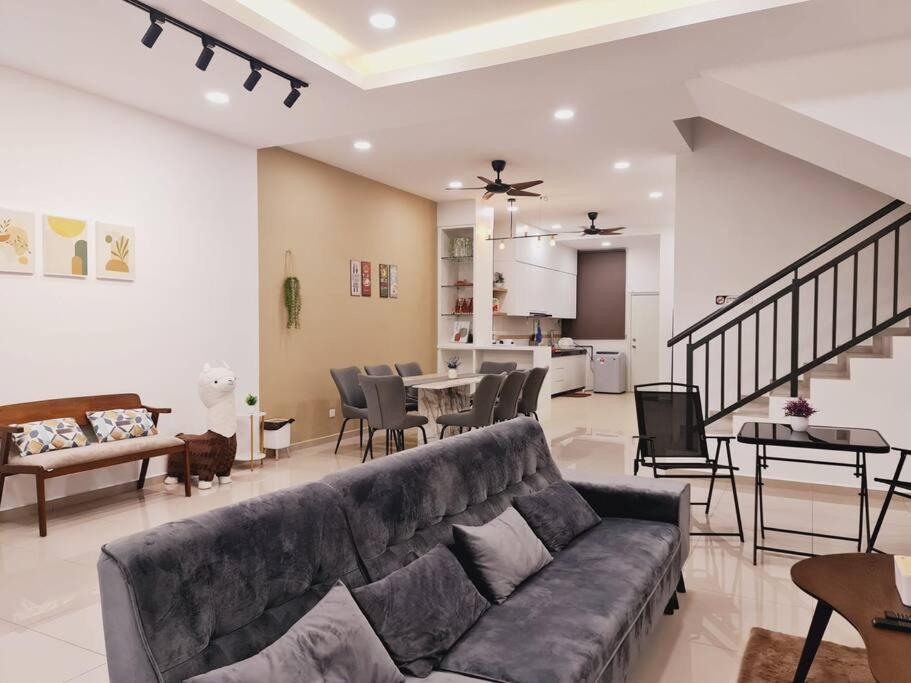 Holiday home New! Happiness Up To 28pax @hmemories Malacca