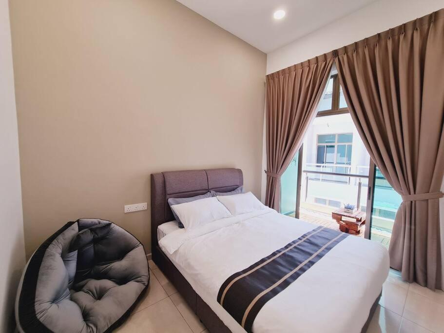 New! Happiness Up To 28pax @hmemories Holiday home *